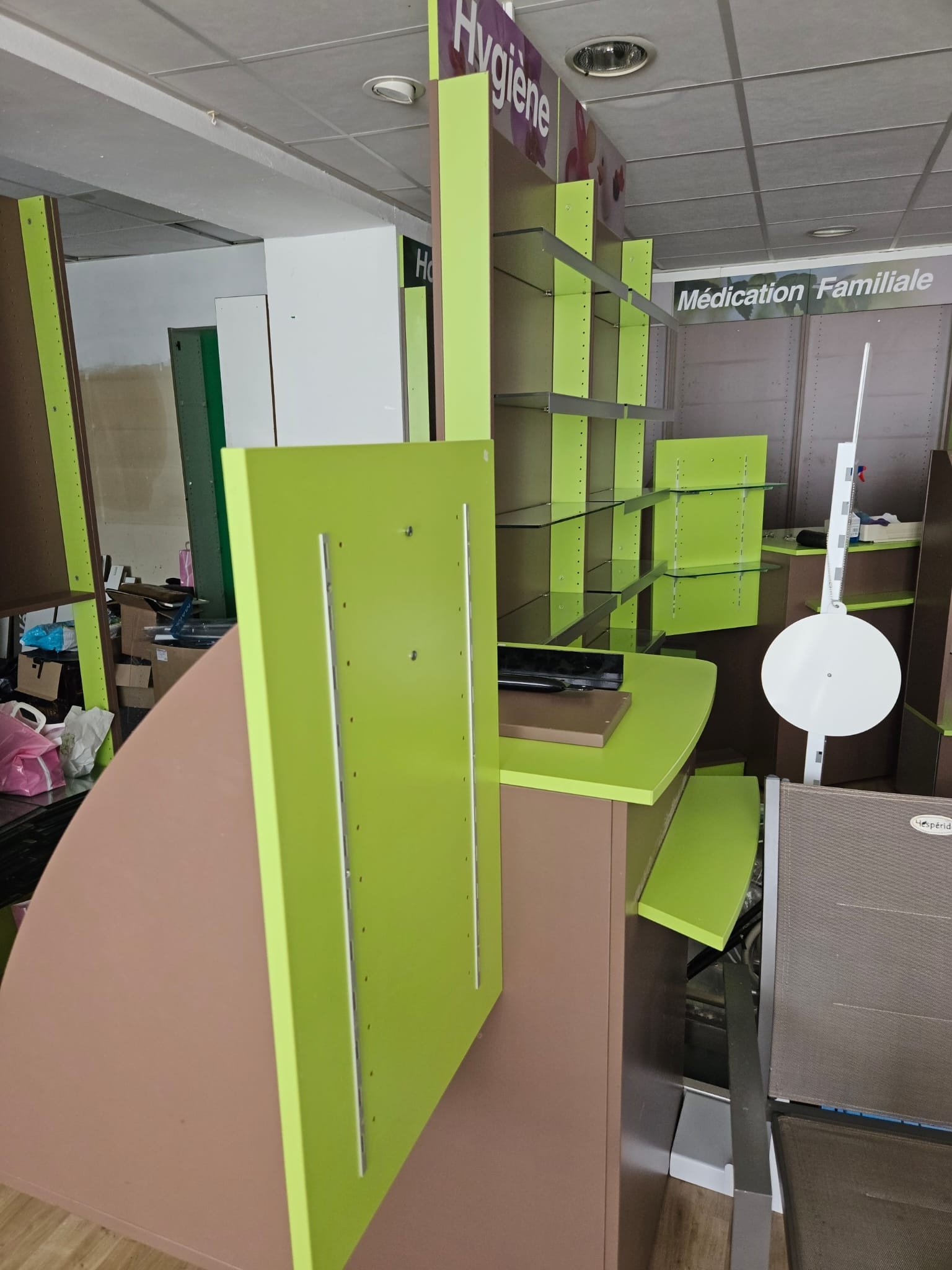 Étagère de rangement pharmacie